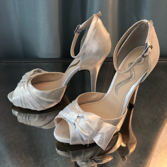 Nina Shoes - Silver Bow Ankle Strap Dress Shoe
